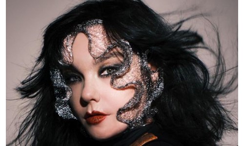 BJÖRK'TEN GRÖNLAND HALKINA: 'BAĞIMSIZLIĞINIZI İLAN EDİN'