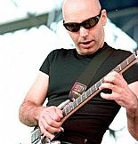 JOE SATRIANI 27 TEMMUZ´DA İSTANBUL´DA