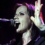 THE CRANBERRIES´İN SOLİSTİ DOLORES O´RIORDAN YAŞAMINI YİTİRDİ