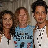 ŞARKILAR CHRIS CORNELL İÇİN SÖYLENDİ