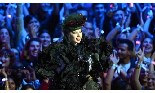 MTV 2025 VİDEO MÜZİK ÖDÜLLERİ DAĞITILDI; ARIANA GRANDE İLE  LADY GAGA GÖVDE GÖSTERİSİ YAPTI
