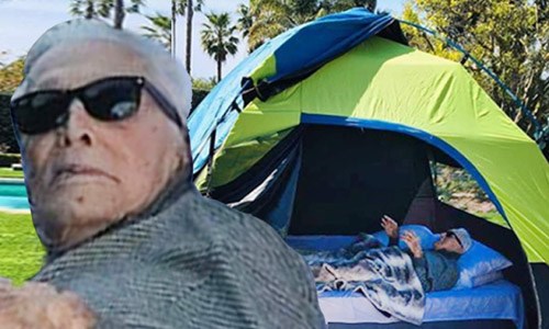 102 YAŞINDAKİ KIRK DOUGLAS KAMPA GİTTİ