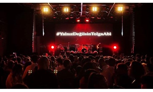 GRUP SEKSENDÖRT'TEN TOLGA ŞARDAN'A DESTEK: #YalnızDeğilsinTolgaAbi