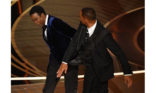 WILL SMITH NİHAYET ÖZÜR DİLEDİ