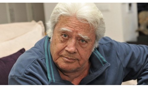 CÜNEYT ARKIN: 'EMEKÇİ KARDEŞLERİM, , SAYINIZ AZALDI AMA YENİLMEDİNİZ'