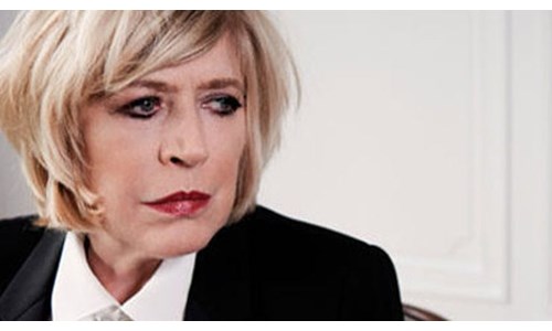 MARIANNE FAITHFULL CORONADAN HASTANEYE KALDIRILDI
