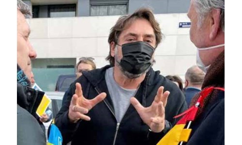JAVIER BARDEM RUS BÜYÜKELÇİLİĞİ ÖNÜNDE İŞGALİ KINADI