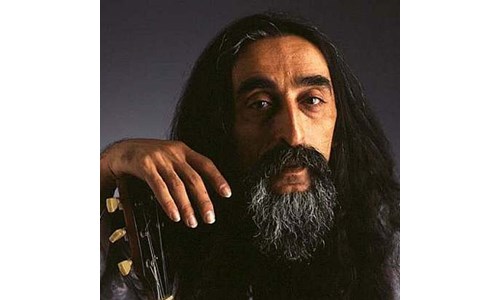 BAHADIR AKKUZU  (GİTAR)