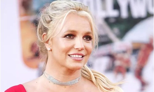 BRITNEY SPEARS YENİDEN TEDAVİ ALTINDA