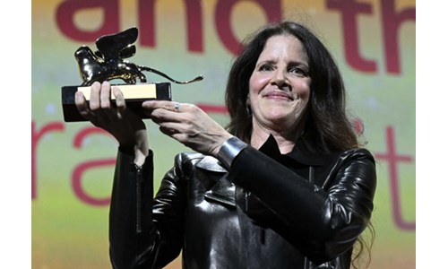 'VENEDİK'İ LAURA POITRAS KAZANDI