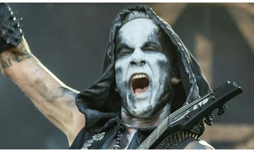 İSTANBUL KONSERİ YASAKLANAN BEHEMOTH, HİNDİSTAN KONSERİNE ÇIKMIYOR