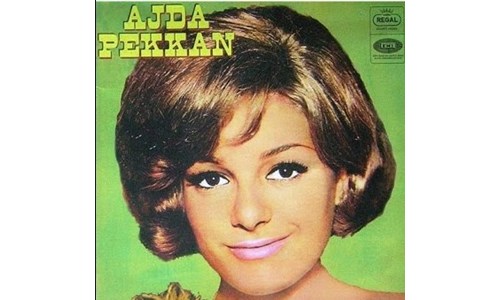 İKİ YABANCI (AJDA PEKKAN)