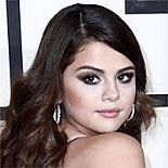 SELENA GOMEZ´E BÖBREK NAKLEDİLDİ