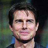 TOM CRUISE´UN KAVAL KEMİĞİ KIRILDI
