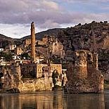 ÜNLÜLERDEN HASANKEYF PROTESTOSU