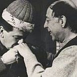 FERHAN ŞENSOY´DAN MÜNİR ÖZKUL´A ANMA TÖRENİ