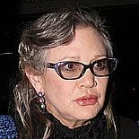 CARRIE FISHER  UÇAKTA KALP KRİZİ GEÇİRDİ