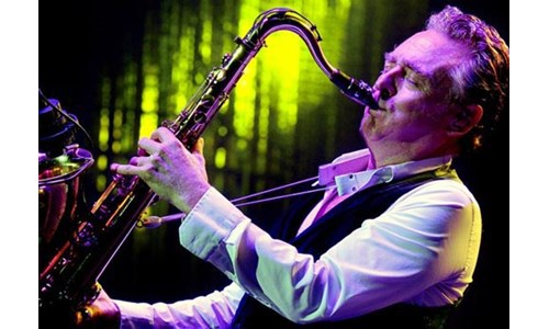 UB40'DEN BRIAN TRAVES YAŞAMINI YİTİRDİ