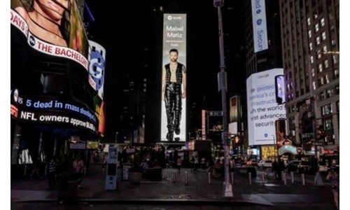 NEW YORK TIMES MEYDANI'NDA TÜRKİYE'DEN İLK ALBÜM TANITIMI