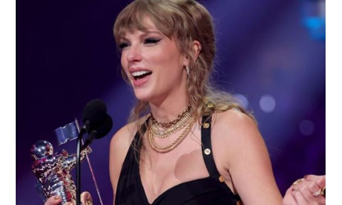 TAYLOR SWIFT MTV VİDEO MÜZİK ÖDÜLLERİNE DAMGASINI VURDU