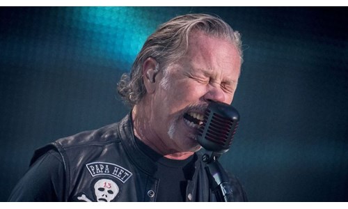 METALLICA KONSERLERİNİ ERTELEDİ!