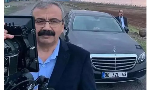 SIRRI SÜREYYA ÖNDER SETLERE DÖNDÜ