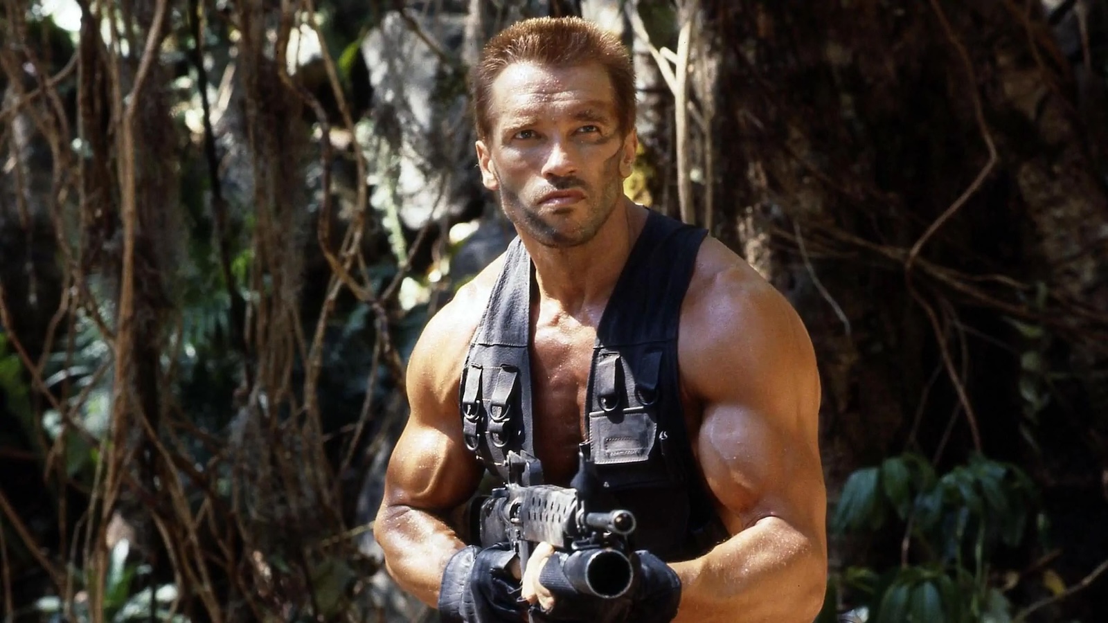 PREDATOR'ÜN YENİ FİLMİ İÇİN ARNOLD SCHWAZENEGGER'LE GÖRÜŞÜLDÜ
